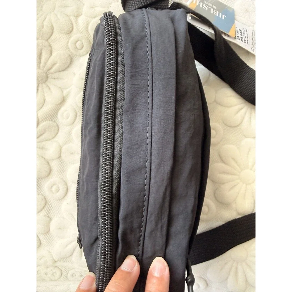 Minimalist Lightweight Water-Resistant Crossbody Bag